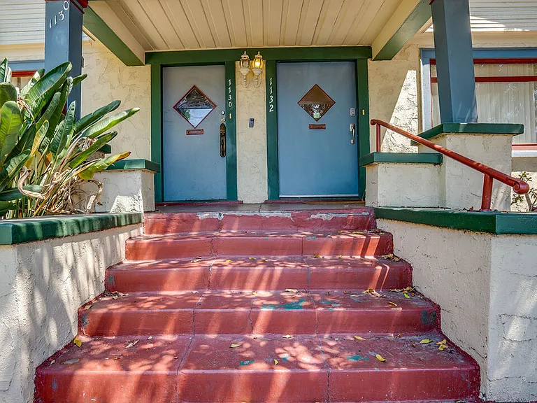 1130 S Hoover St — Photo 1