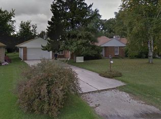 8959 N Iroquois Rd, Bayside, WI 53217