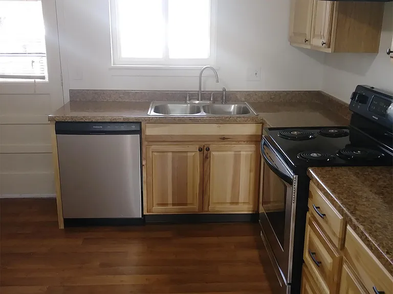 121 Gardner Dr — Photo 4