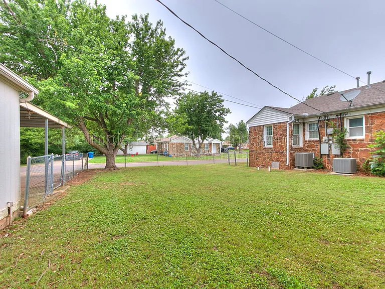810 N Marshall Dr — Photo 18