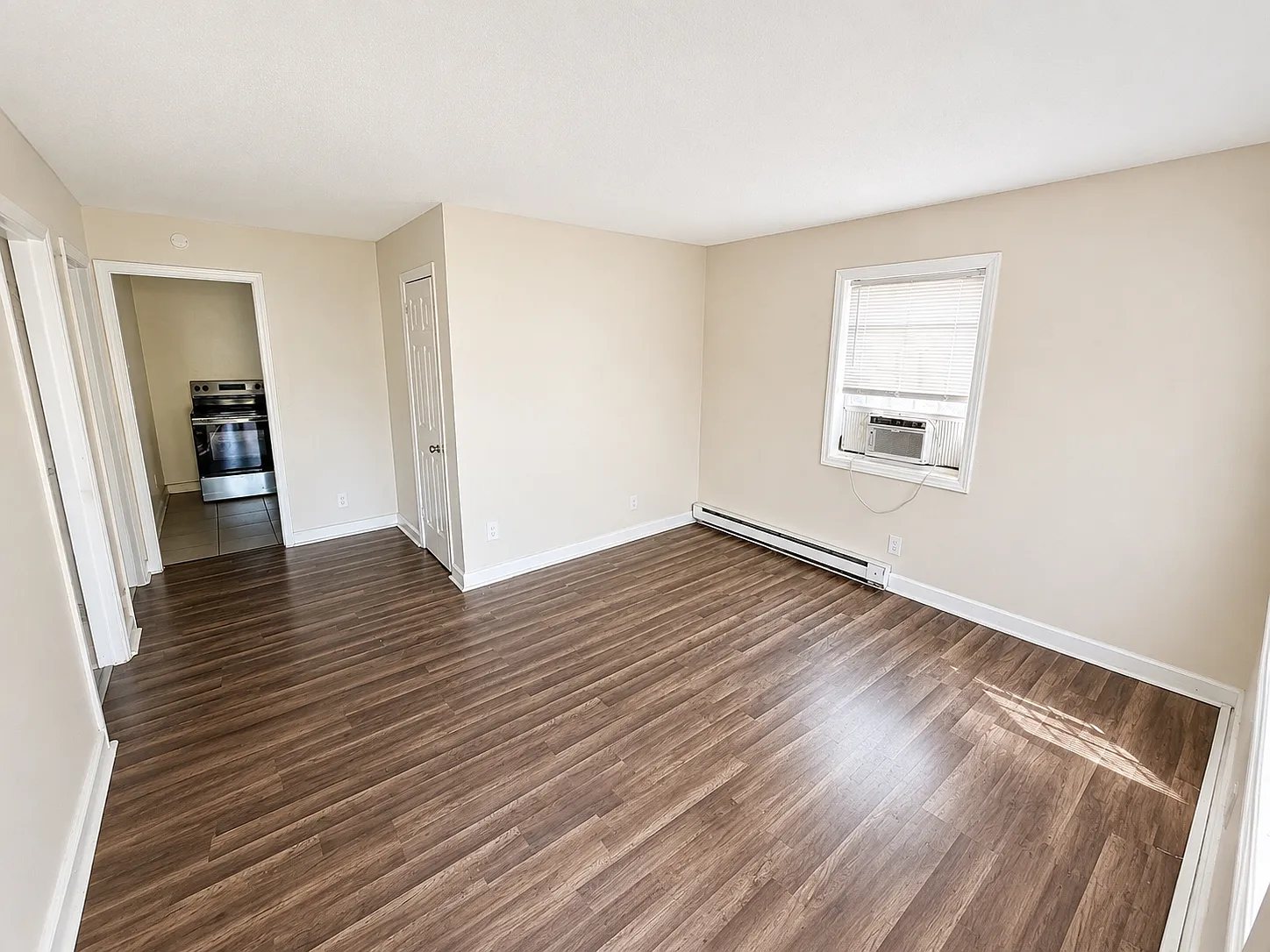 2 bed, 750 sqft, $1,200 — Photo 4