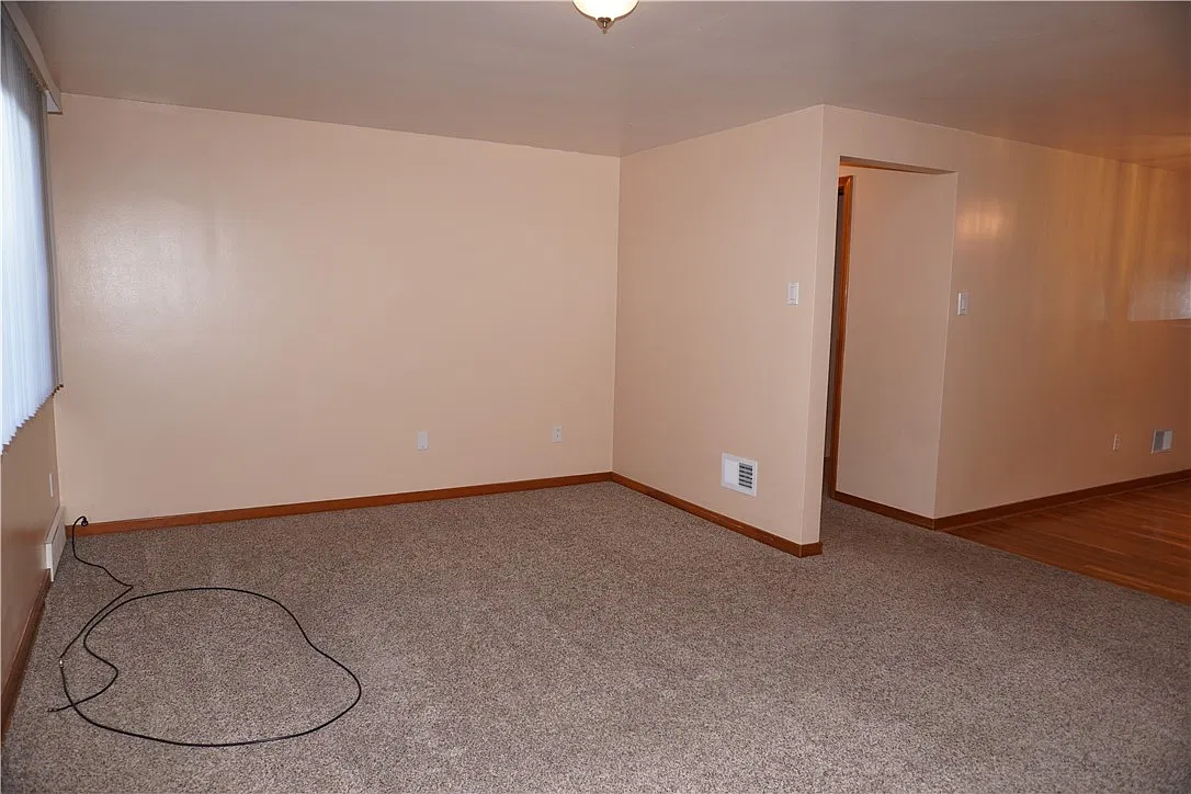 2 bed, 988 sqft, $1,100 — Photo 4