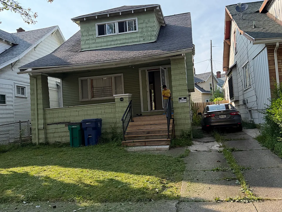 916 Kensington Ave