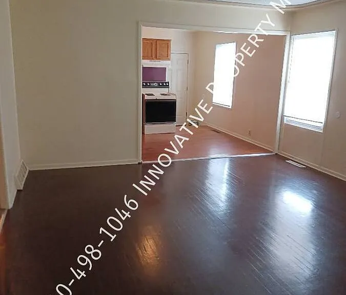 2829 Plainfield Ave — Photo 8