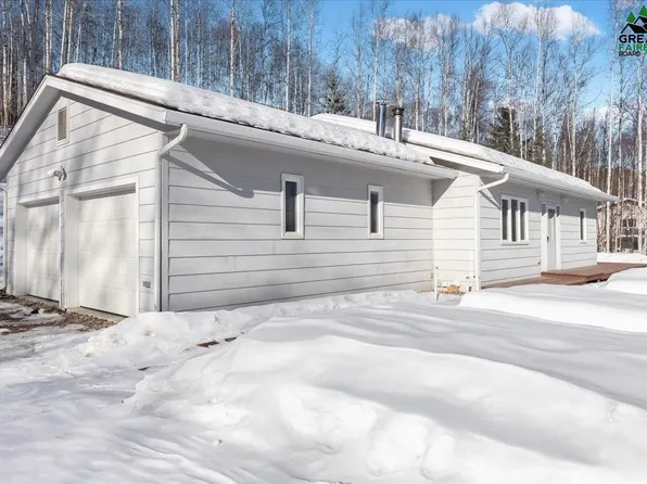 406 Snowy Owl Ln, Fairbanks, AK 99712