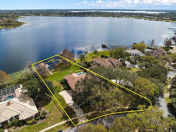 3rd image of 2241 Lake Crescent Ct