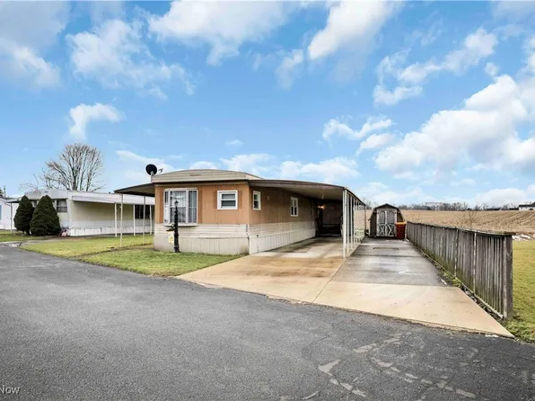 35 Apache Dr, Creston, OH 44217