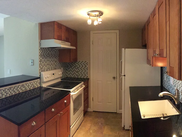 625 Manhattan Pl #311 — Photo 3