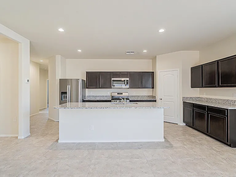 30738 W Columbus Ave — Photo 9