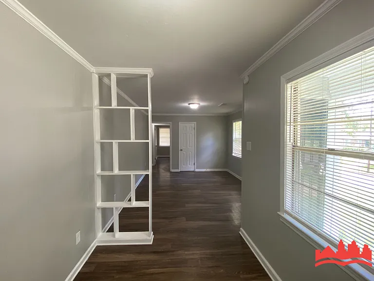 2370 Hillside Ave — Photo 8