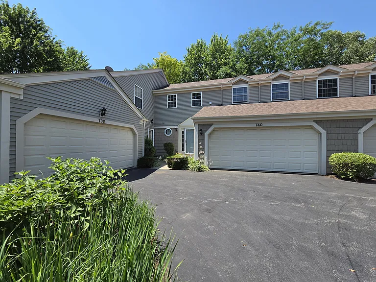 740 Village Cir — Photo 1