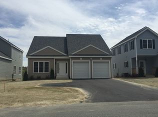 104 Crownshield Ave #1E, Uxbridge, MA 01569
