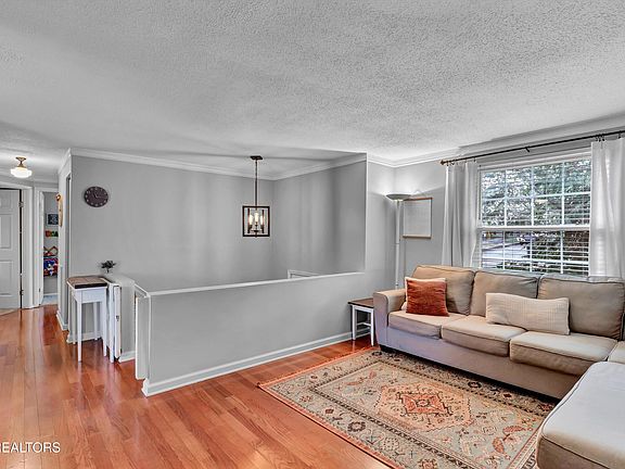 3rd image of 6515 Tewksbury Dr NW