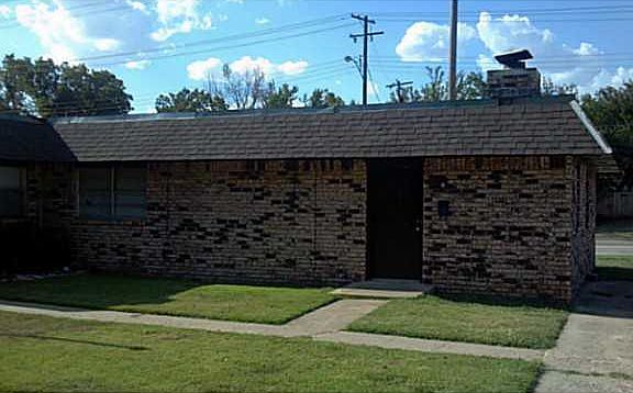 2nd image of 136 NE 12th St #136 & 138