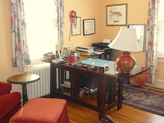 upstairs study/bedroom
