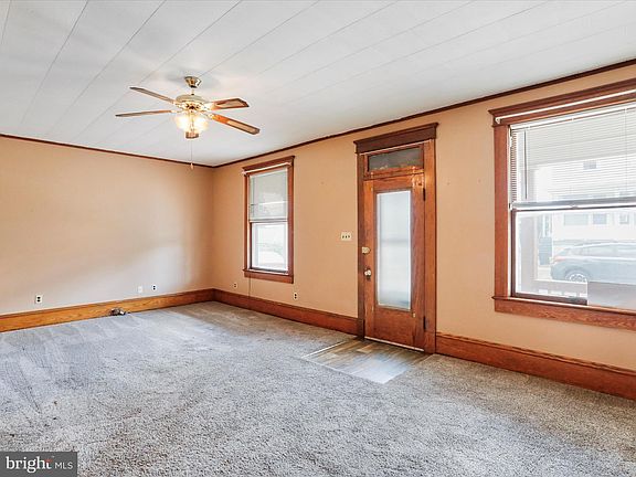 5th image of 114 D St