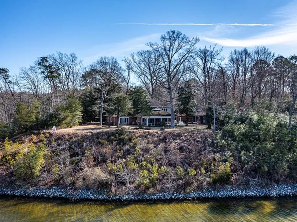 302 Holgate Way, Weems, VA 22576
