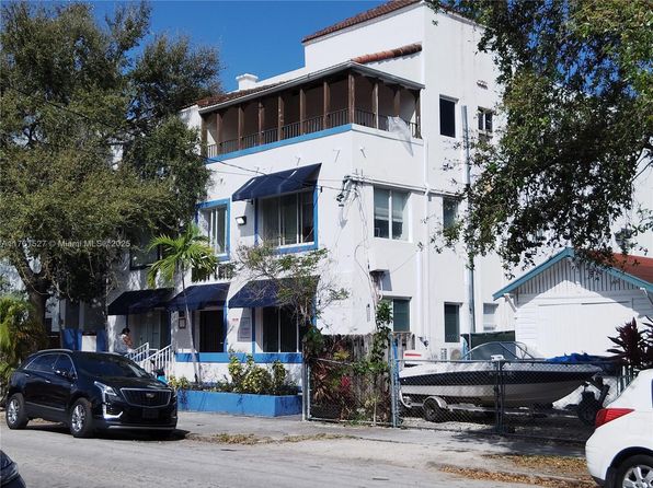 1021 NW 3rd St APT 305, Miami, FL 33128