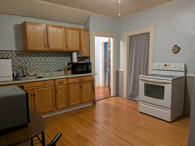 306 Sayles Ave #A — Photo 1