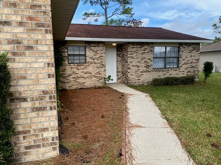 19 Woodston Ln — Photo 2