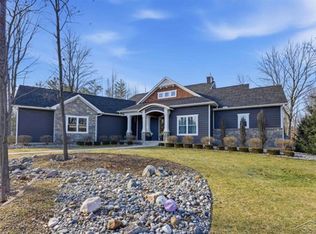 5716 Powder Horn Trl, Midland, MI 48642