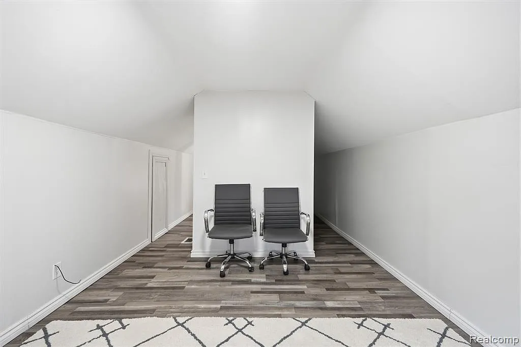 Building Photo - 9586 Beaverland