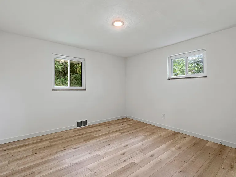 131 S Joslyn Dr — Photo 10