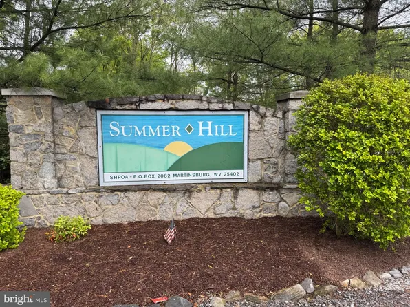 16 Teal Rd N, Martinsburg, WV 25405