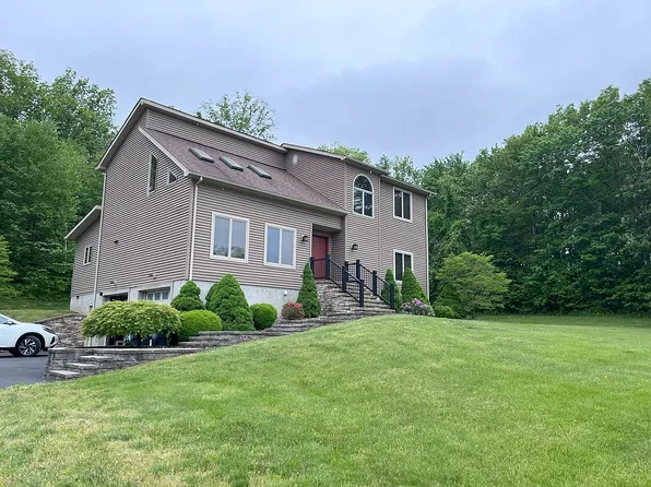 79 Stephen Dr, Saugerties, NY 12477
