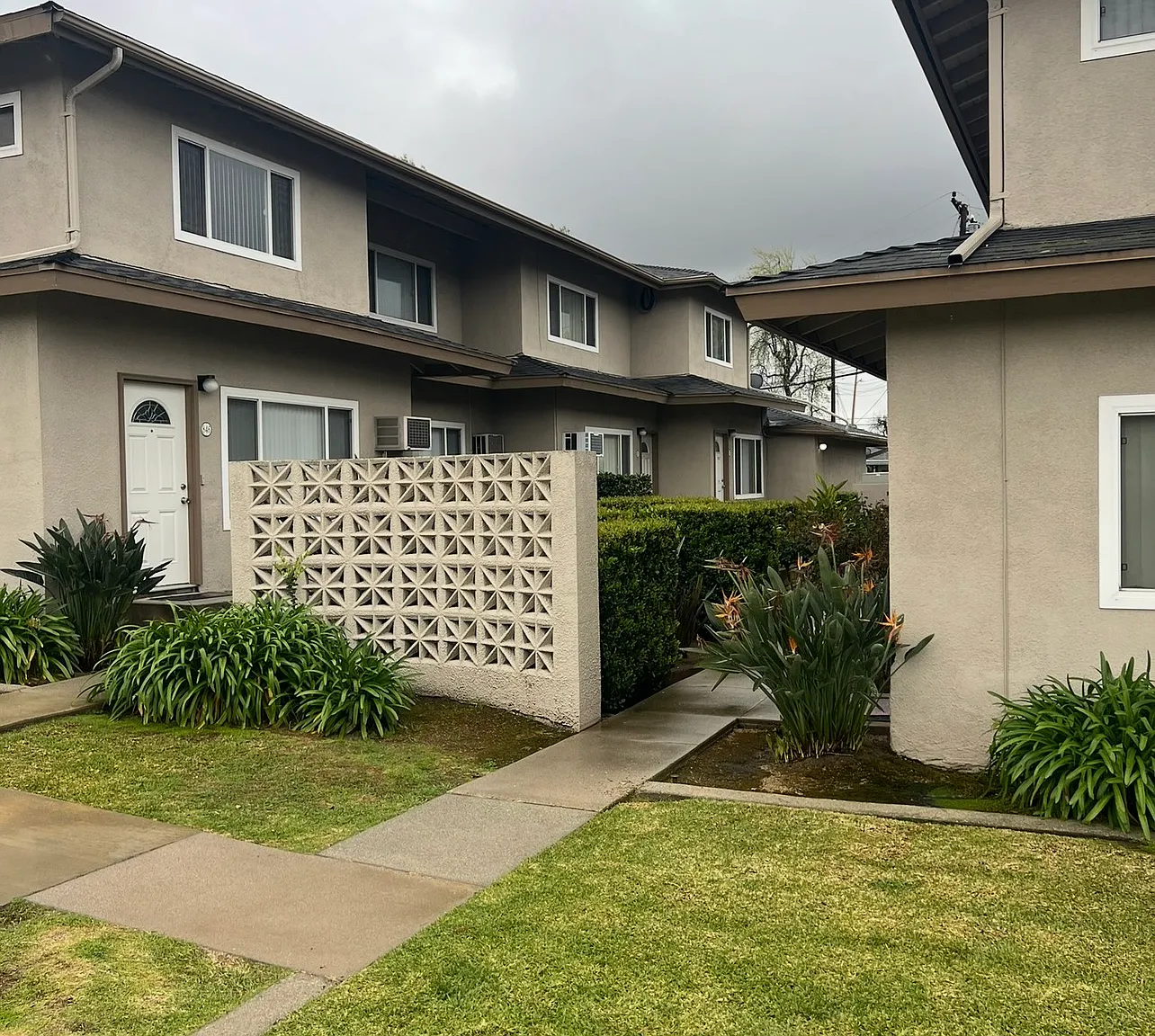850 E Maria Ave — Photo 2