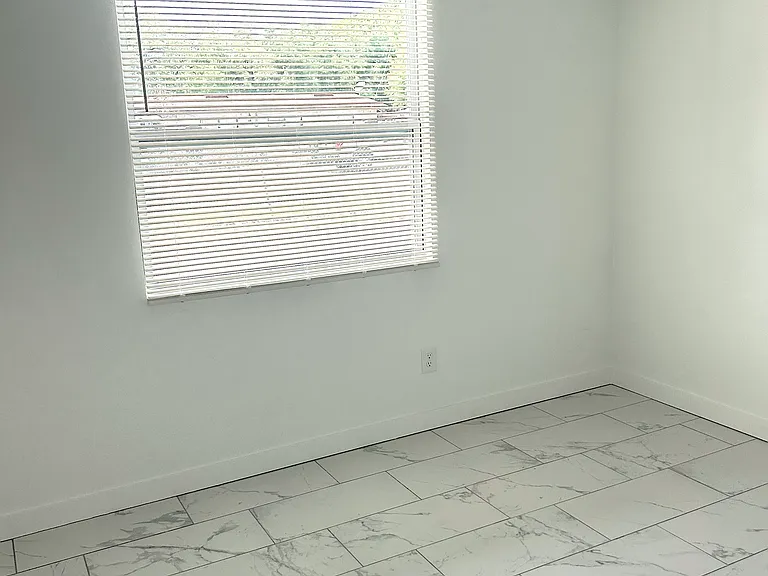 138 W 8th St #25 — Photo 8