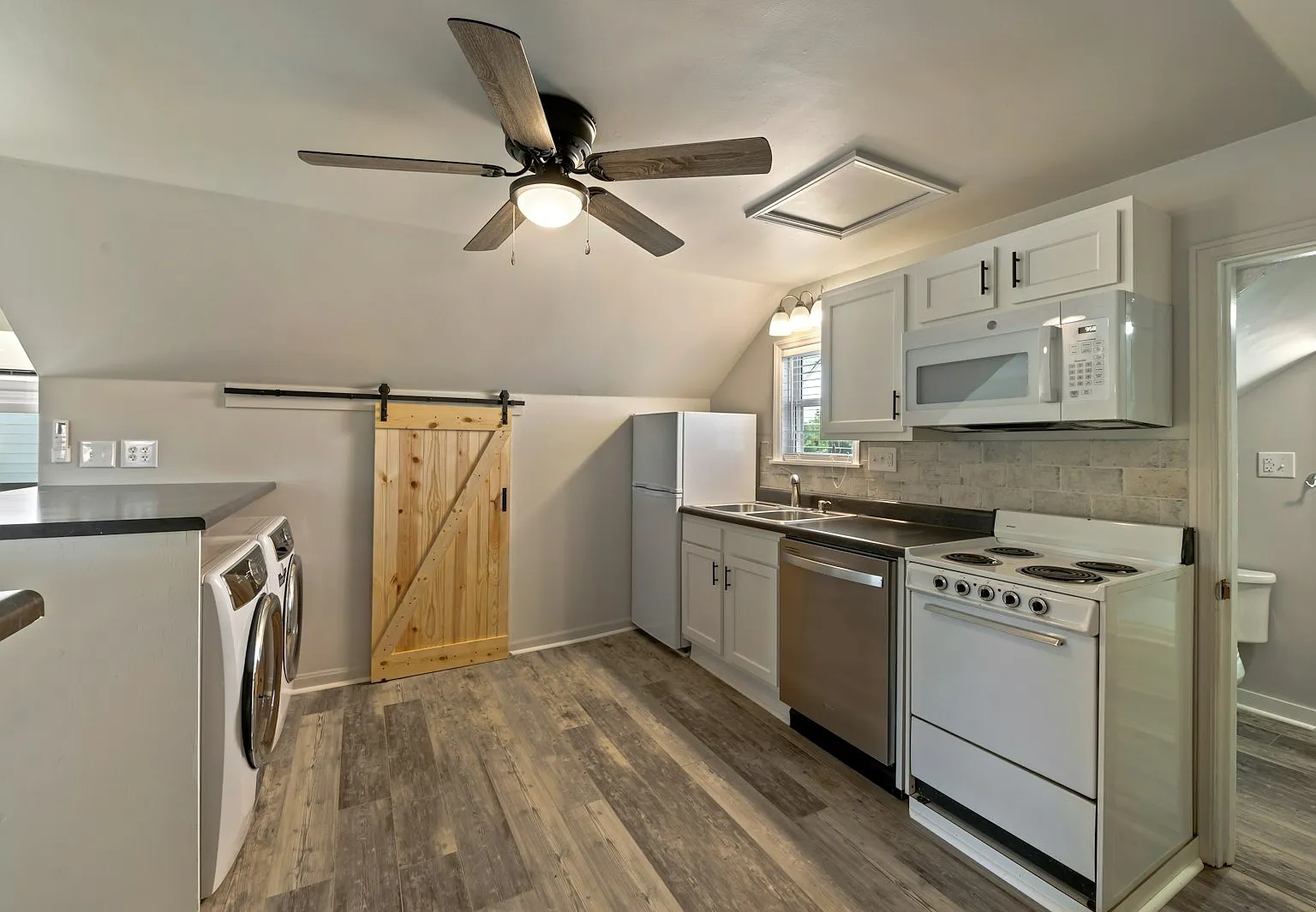 1205 Charleston Avenue, Unit 3 — Photo 4