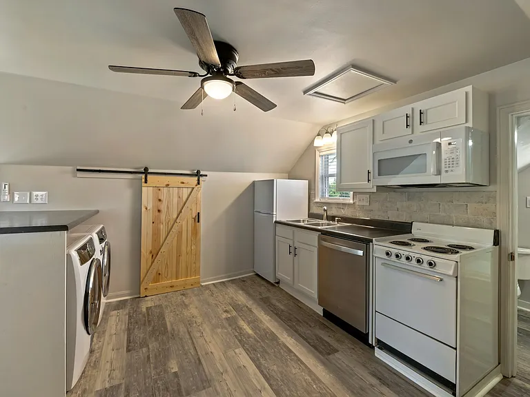 1205 Charleston Ave #3 — Photo 4
