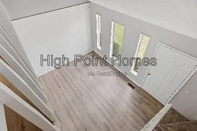 1 bed, 1.0 bath, $899 — Photo 4