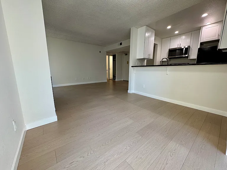 10911 Rochester Ave #202 — Photo 6