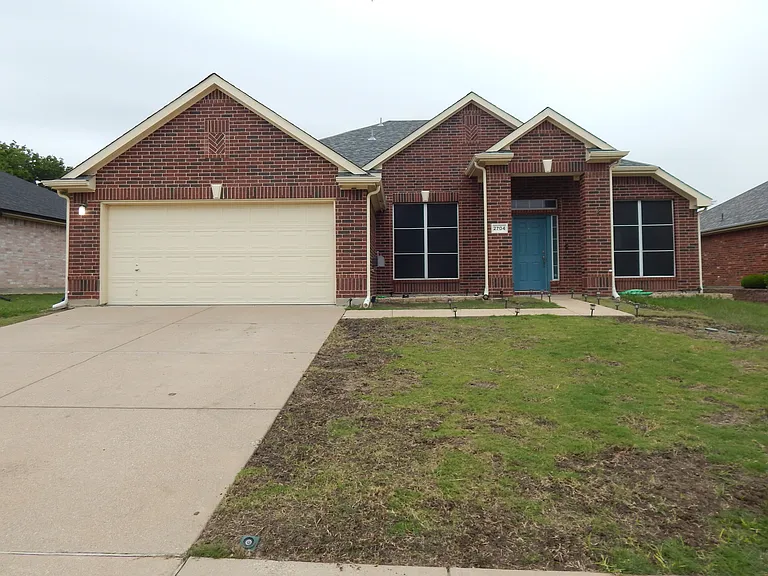 2704 Pyramid Ln — Photo 2