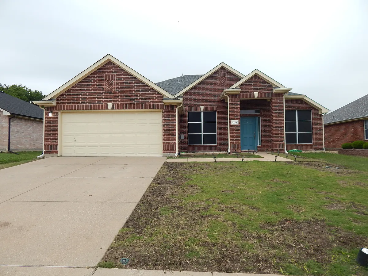 Building Photo - 2704 Pyramid Ln