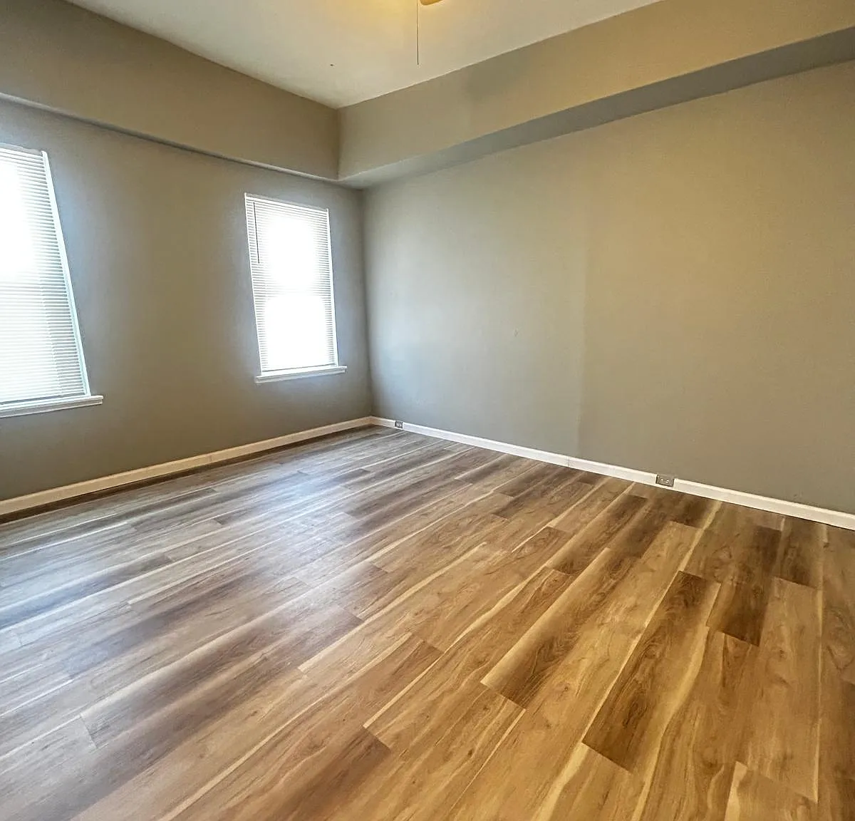 2 bed, 750 sqft, $1,600 — Photo 3