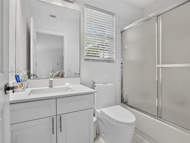 981 Waterside Cir — Photo 42