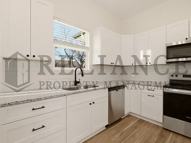 701 E Elmwood St — Photo 16