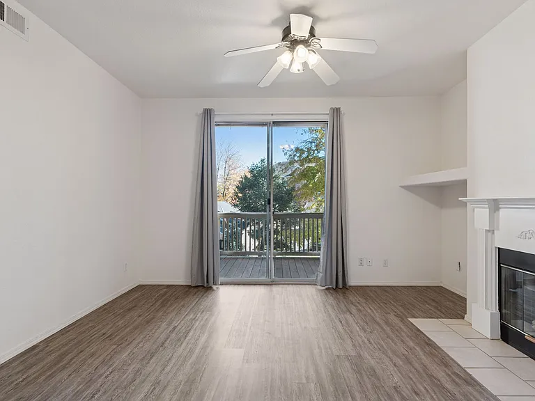 1641 W Canal Cir #723 — Photo 2