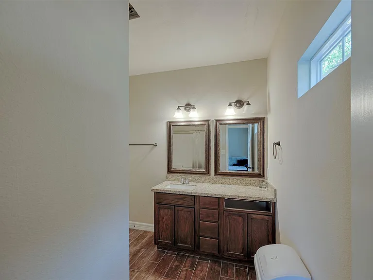 1122 Detroit St — Photo 14