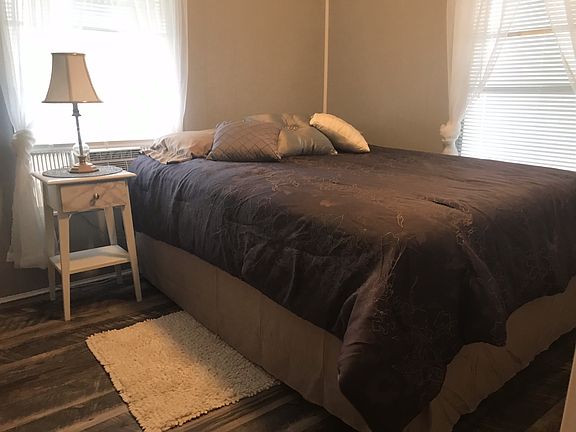 5th image of 7403 46th Ave N #187