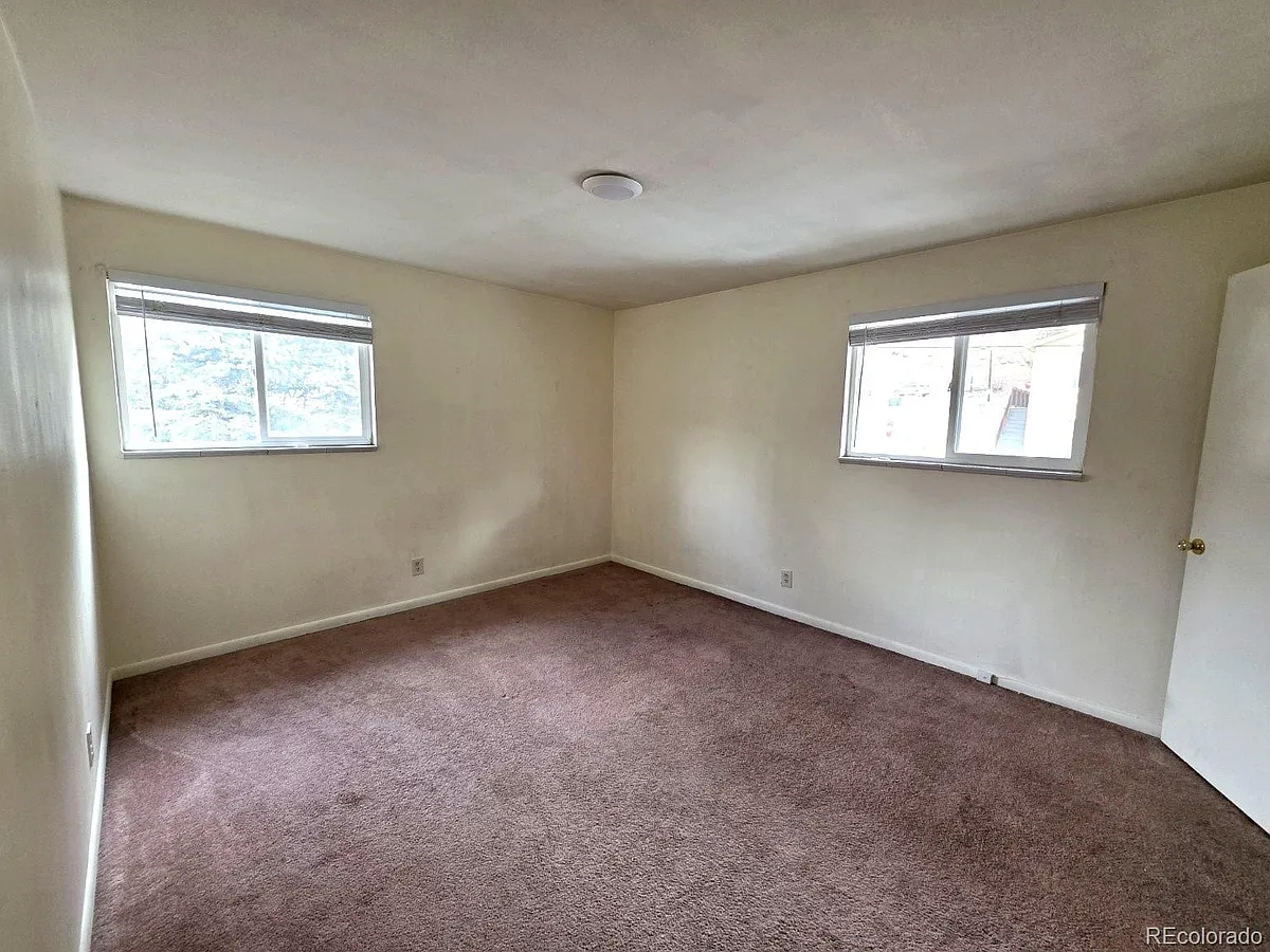 Building Photo - 2300 Virginia St #1