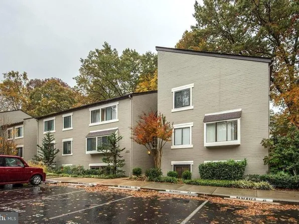 11739 Ledura Ct APT 108, Reston, VA 20191