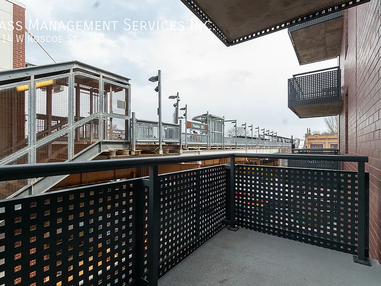 Centrum Lakeview — Photo 22