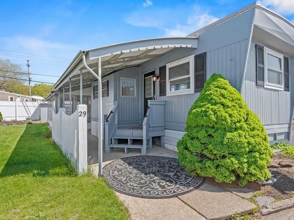 131 Washington St Trailer 29, Foxboro, MA 02035