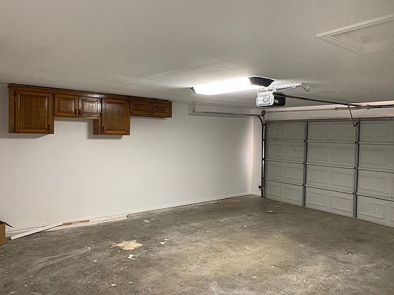 5th image of 726 Southwood Dr