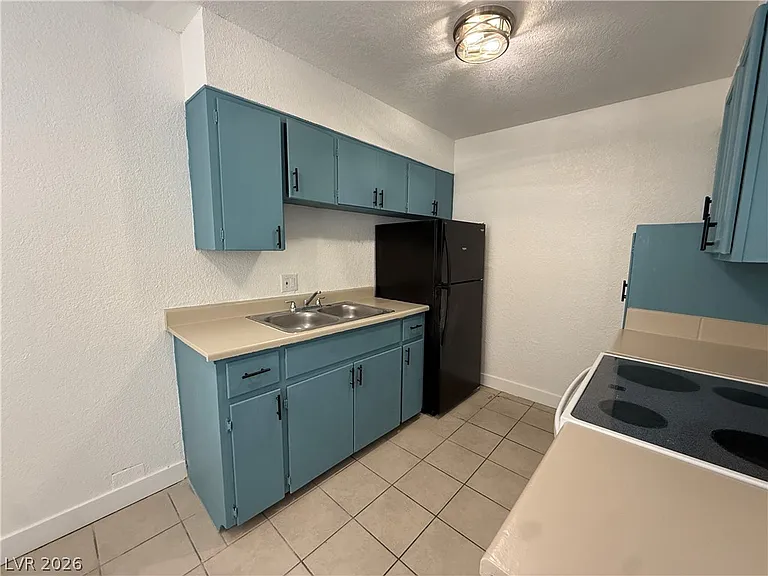 2030 Sunrise Ave #2 — Photo 6
