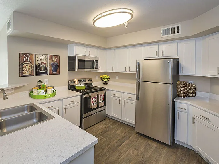 Constitution Square Apartments — Photo 1
